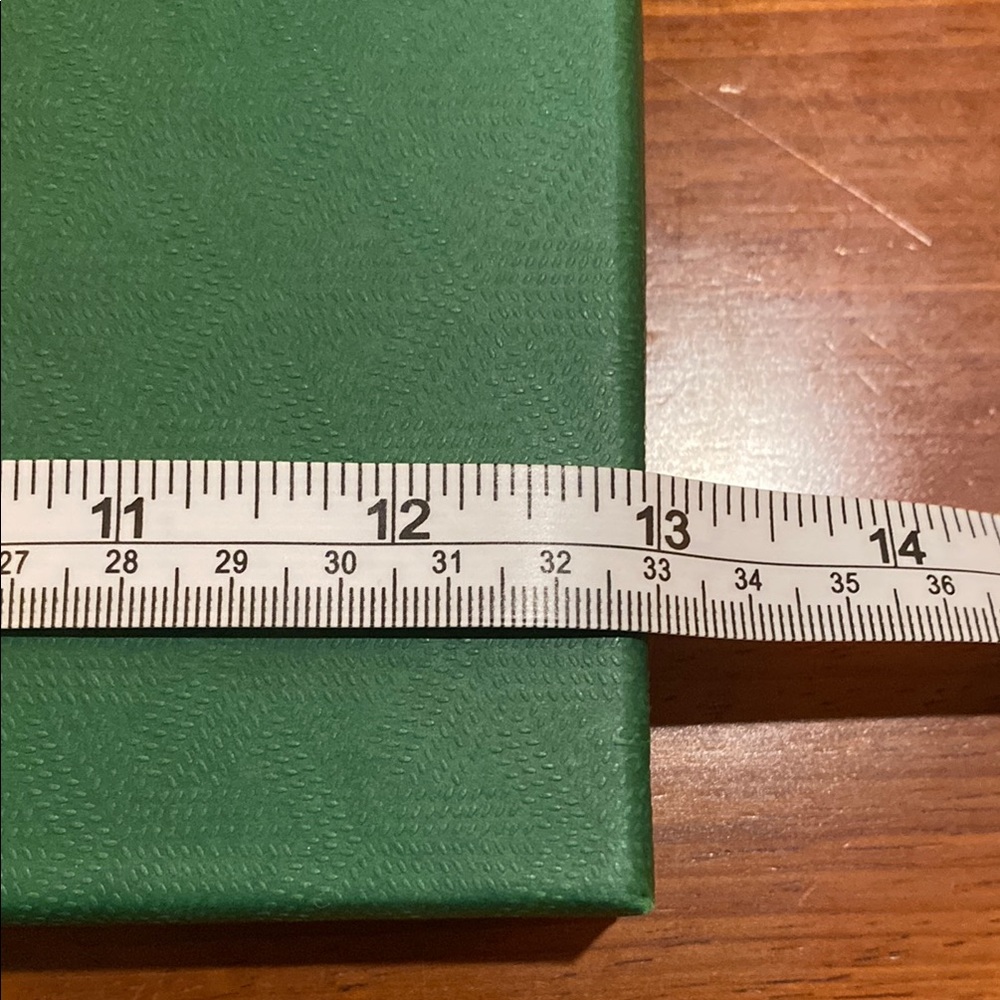 Green Box with Logo - Picture 3 of 4
